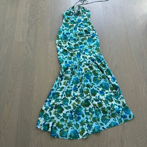 AMUR Edie High Low Tie Neck Gown in Cerulean Blue Lotus Block Print  - SIZE 2 - Picture 3 of 15